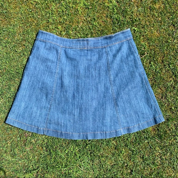 90’s Style Button Front Denim Mini Skirt - Picture 4 of 4